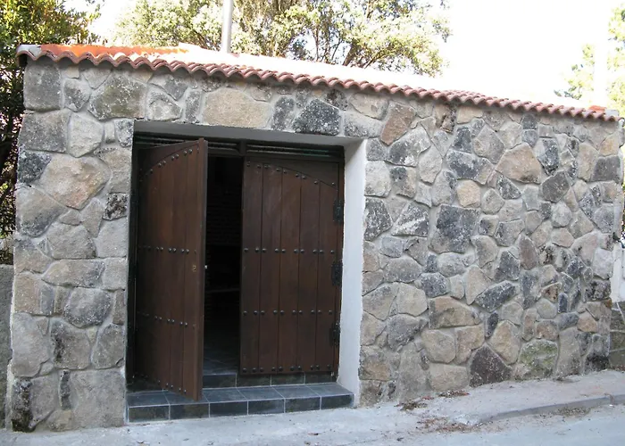Casa De Cucu Navaluenga